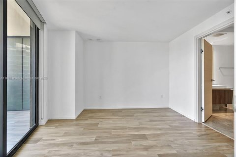 Снять в аренду кондоминиум в Майами, Флорида 3 спальни, 123.93м2, № 1955270 - фото 16