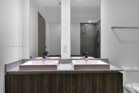 Снять в аренду кондоминиум в Майами, Флорида 3 спальни, 123.93м2, № 1955270 - фото 21