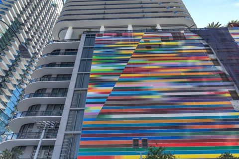 Снять в аренду кондоминиум в Майами, Флорида 3 спальни, 123.93м2, № 1955270 - фото 1