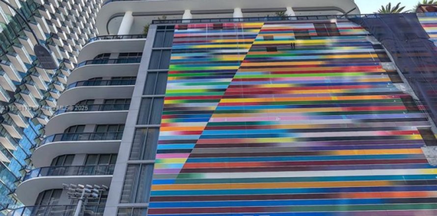 Кондоминиум с 3 спальнями в Майами, Флорида № 1955270