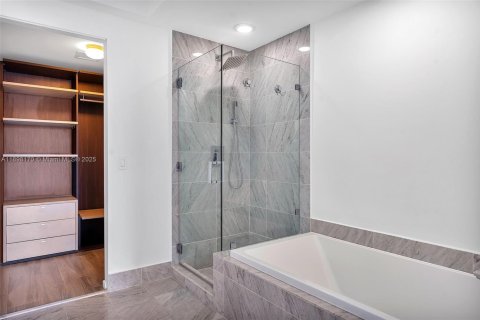 Снять в аренду кондоминиум в Майами, Флорида 3 спальни, 123.93м2, № 1955270 - фото 20