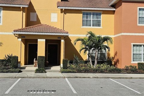 Touwnhouse à vendre à Kissimmee, Floride: 4 chambres, 176.7 m2 № 1536617 - photo 1