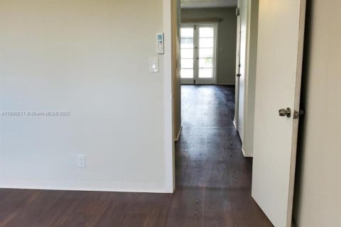 Appartement à louer à Hallandale Beach, Floride: 1 chambre, 79.9 m2 № 1946906 - photo 5