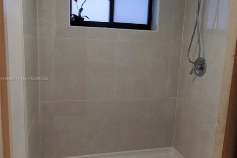 Appartement à louer à Hallandale Beach, Floride: 1 chambre, 79.9 m2 № 1946906 - photo 4