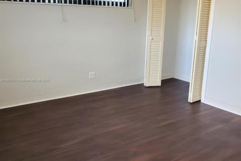 Appartement à louer à Hallandale Beach, Floride: 1 chambre, 79.9 m2 № 1946906 - photo 6