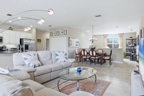 Condo in Lakewood Ranch, Florida, 3 bedrooms  № 2396662 - photo 9