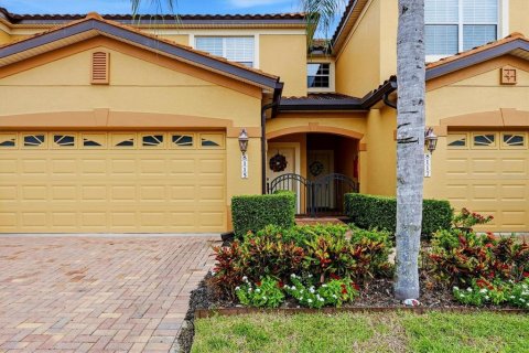 Condo in Lakewood Ranch, Florida, 3 bedrooms  № 2396662 - photo 3