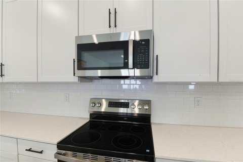 Villa ou maison à vendre à Weeki Wachee, Floride: 4 chambres, 192.31 m2 № 1537778 - photo 6