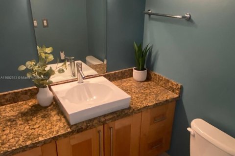 Condo in Miami Beach, Florida, 1 bedroom  № 1812102 - photo 14