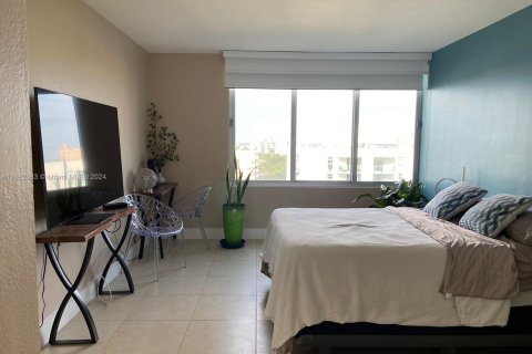 Condo in Miami Beach, Florida, 1 bedroom  № 1812102 - photo 12