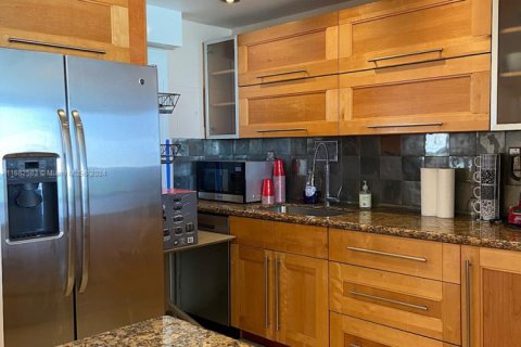 Condo in Miami Beach, Florida, 1 bedroom  № 1812102 - photo 4
