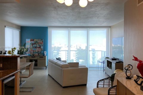Condo in Miami Beach, Florida, 1 bedroom  № 1812102 - photo 11