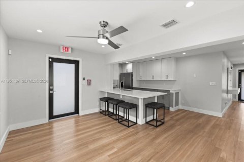 Купить виллу или дом в Лодерхилл, Флорида 3 спальни, 101.82м2, № 2006500 - фото 20