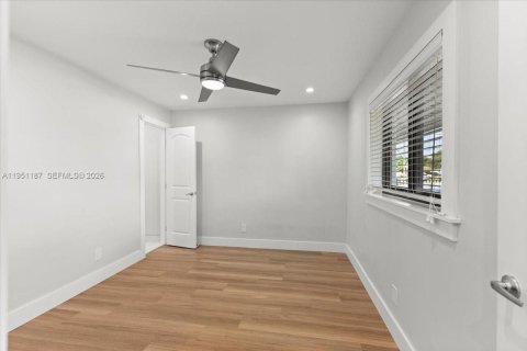 Купить виллу или дом в Лодерхилл, Флорида 3 спальни, 101.82м2, № 2006500 - фото 18