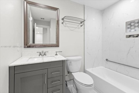 Купить виллу или дом в Лодерхилл, Флорида 3 спальни, 101.82м2, № 2006500 - фото 16