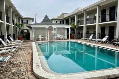 Condo in Tampa, Florida, 1 bedroom  № 1515980 - photo 3