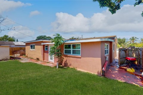 Casa en venta en Hollywood, Florida, 3 dormitorios, 171.22 m2 № 1117942 - foto 1