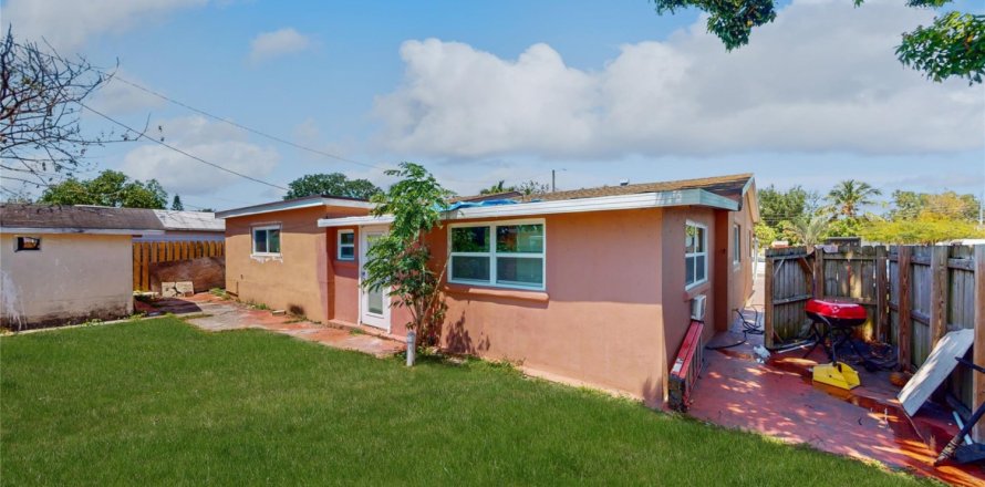 Casa en Hollywood, Florida 3 dormitorios, 171.22 m2 № 1117942