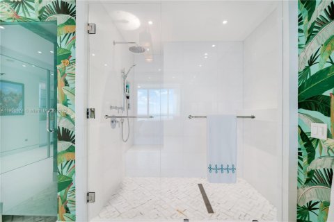 Copropriété à vendre à Bal Harbour, Floride: 3 chambres, 256.69 m2 № 1964925 - photo 28