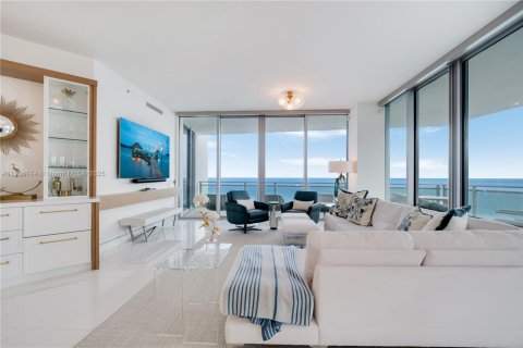 Copropriété à vendre à Bal Harbour, Floride: 3 chambres, 256.69 m2 № 1964925 - photo 4
