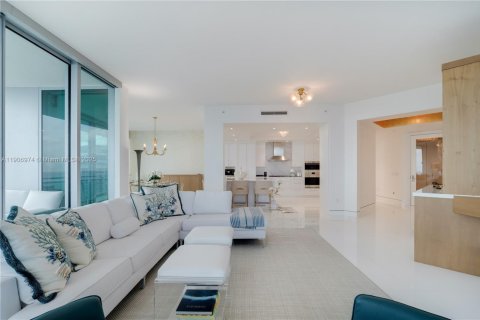 Copropriété à vendre à Bal Harbour, Floride: 3 chambres, 256.69 m2 № 1964925 - photo 8
