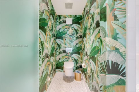 Copropriété à vendre à Bal Harbour, Floride: 3 chambres, 256.69 m2 № 1964925 - photo 29