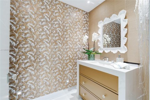 Copropriété à vendre à Bal Harbour, Floride: 3 chambres, 256.69 m2 № 1964925 - photo 30