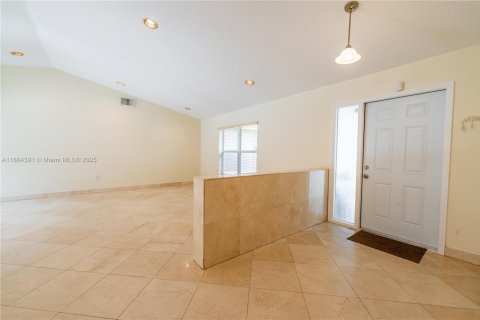 House in Miramar, Florida 3 bedrooms, 180.88 sq.m. № 1739977 - photo 5