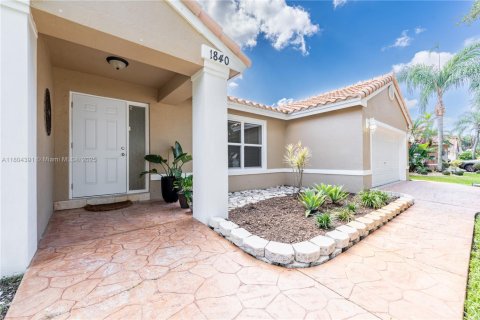 House in Miramar, Florida 3 bedrooms, 180.88 sq.m. № 1739977 - photo 3