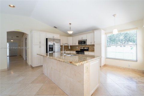 House in Miramar, Florida 3 bedrooms, 180.88 sq.m. № 1739977 - photo 30