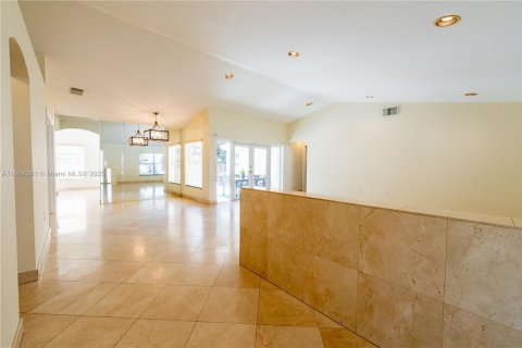House in Miramar, Florida 3 bedrooms, 180.88 sq.m. № 1739977 - photo 4