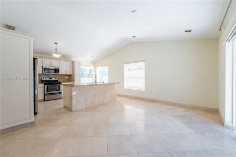 House in Miramar, Florida 3 bedrooms, 180.88 sq.m. № 1739977 - photo 24