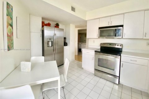 Condo in Aventura, Florida, 2 bedrooms  № 1859662 - photo 7