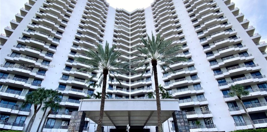 Condo in Aventura, Florida, 2 bedrooms № 1859662