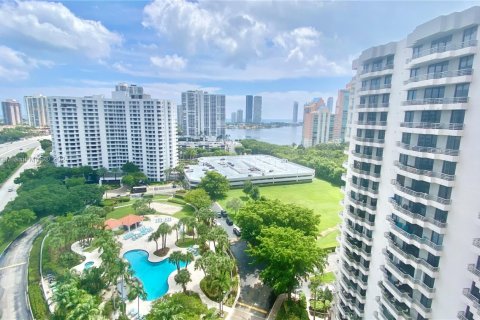 Condo in Aventura, Florida, 2 bedrooms  № 1859662 - photo 2