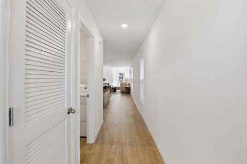 Casa en venta en Spring Hill, Florida, 4 dormitorios, 154.68 m2 № 2211580 - foto 2