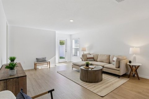 Casa en venta en Spring Hill, Florida, 4 dormitorios, 154.68 m2 № 2211580 - foto 3