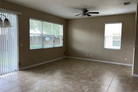 Touwnhouse à vendre à Apopka, Floride: 3 chambres, 192.77 m2 № 2094669 - photo 3