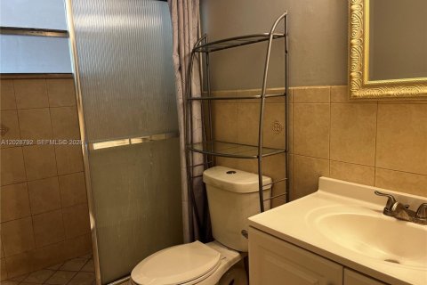 Copropriété à louer à Davie, Floride: 2 chambres, 98.48 m2 № 2187785 - photo 4