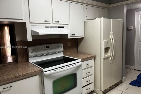 Copropriété à louer à Davie, Floride: 2 chambres, 98.48 m2 № 2187785 - photo 12