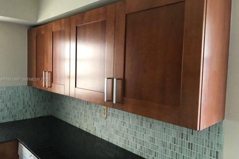 Copropriété à louer à Miami, Floride: 3 chambres, 103.68 m2 № 1987348 - photo 6