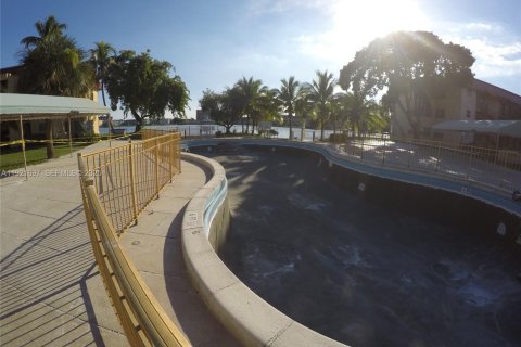 Copropriété à louer à Miami, Floride: 3 chambres, 103.68 m2 № 1987348 - photo 10