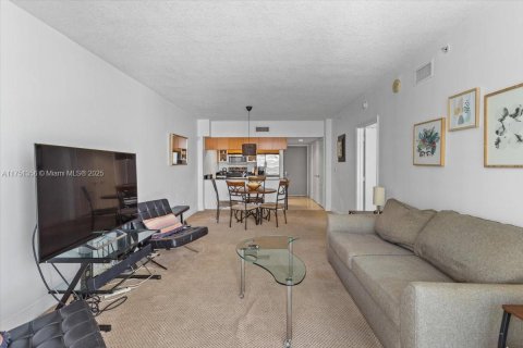 Condominio en venta en Miami, Florida, 1 dormitorio, 76.64 m2 № 1957526 - foto 4