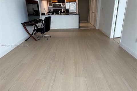 Condominio en venta en Miami, Florida, 1 dormitorio, 76.64 m2 № 1957526 - foto 21