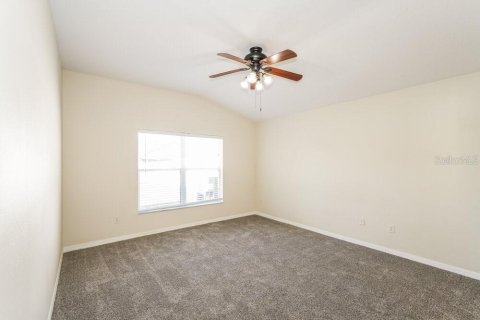 Villa ou maison à louer à Zephyrhills, Floride: 3 chambres, 139.82 m2 № 2100557 - photo 9