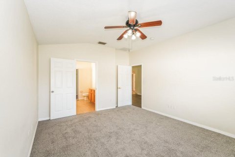 Villa ou maison à louer à Zephyrhills, Floride: 3 chambres, 139.82 m2 № 2100557 - photo 10