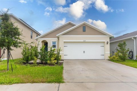 Casa en alquiler en Davenport, Florida, 3 dormitorios, 140.84 m2 № 1742689 - foto 1