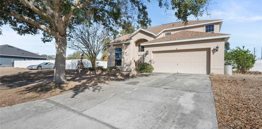 House in Bushnell, Florida 4 bedrooms, 216.74 sq.m. № 2213664