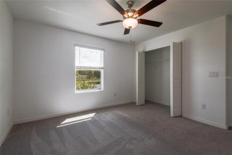 Townhouse in Land O' Lakes, Florida 4 bedrooms, 229.1 sq.m. № 2377896 - photo 30