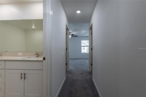 Townhouse in Land O' Lakes, Florida 4 bedrooms, 229.1 sq.m. № 2377896 - photo 22